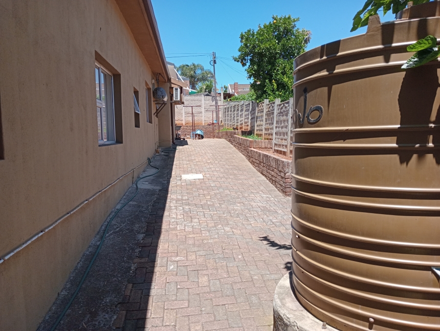 6 Bedroom Property for Sale in Vanes Estate Eastern Cape